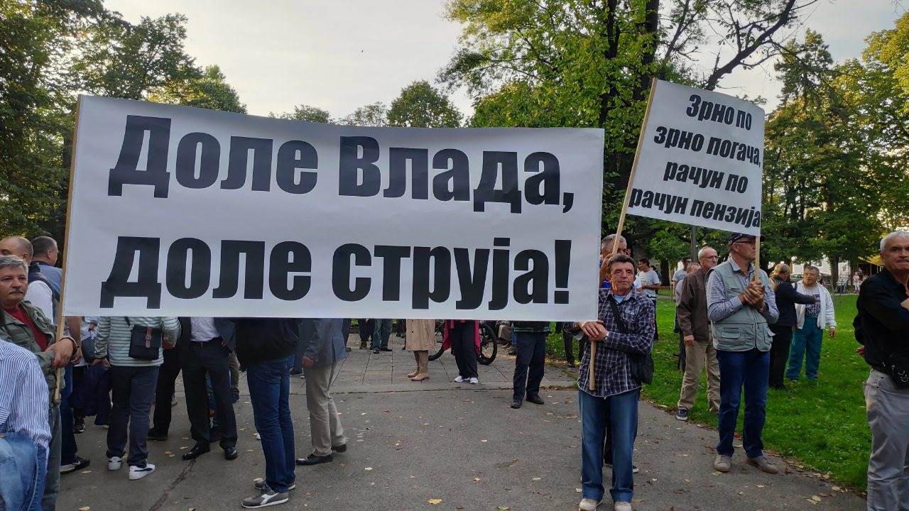  Banjaluka: Protest zbog poskupljenja struje FOTO 