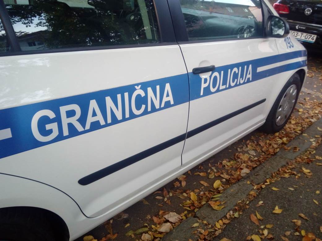  Uhapšen inspektor Granične policije: Primio novac za vraćanje oduzetog vozila 
