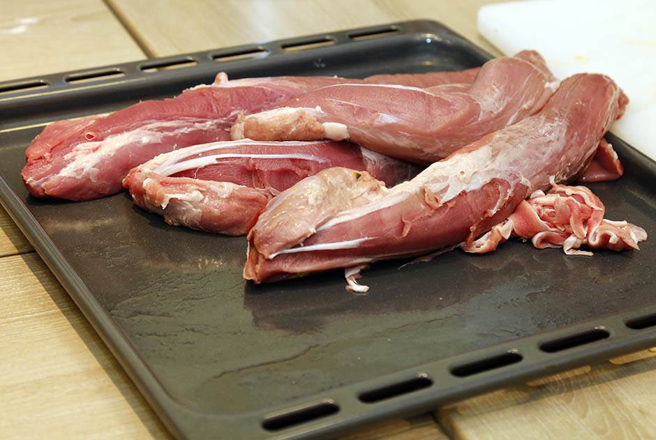  U Hrvatsku uvezeno meso s lažnom deklaracijom, konjsko meso prodavali kao teletinu 
