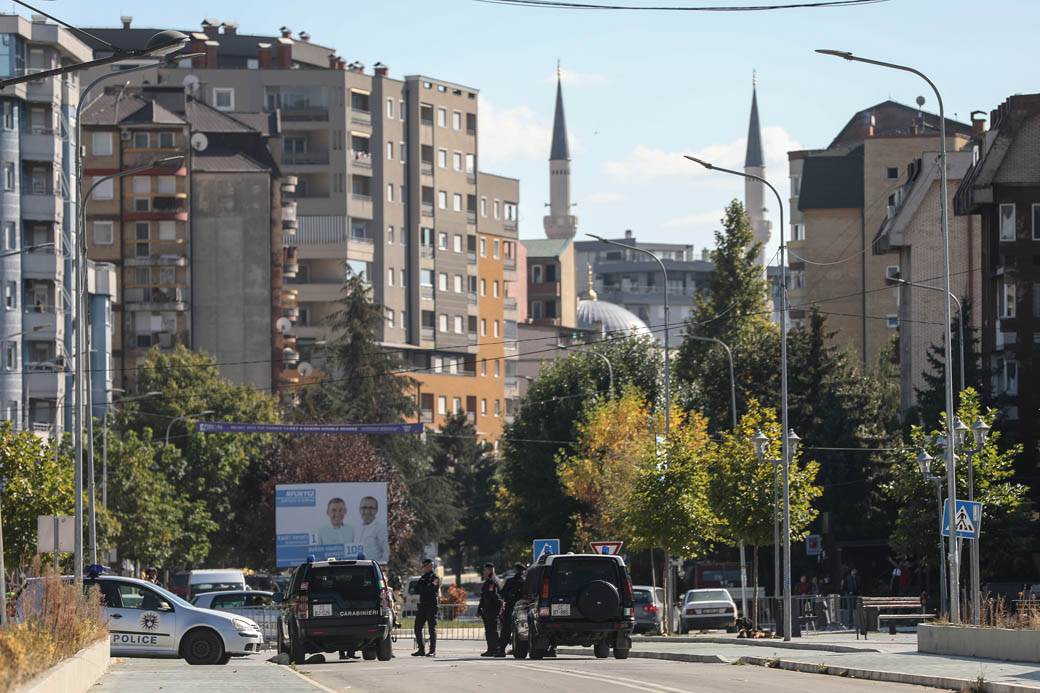  Srbi napadnuti na sjeveru Kosova: Grupa Albanaca nasrnula na njih flašama i noževima 