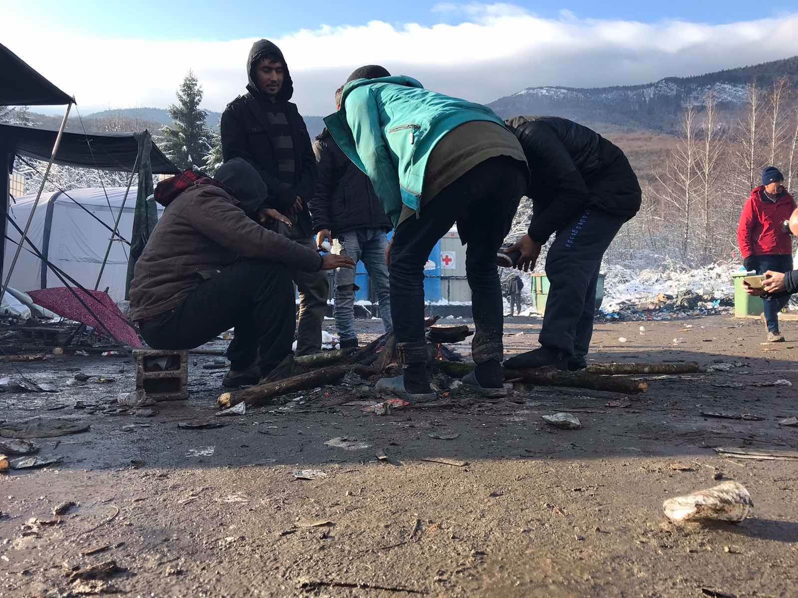  U Bihaću uhapšeno 10 migranata, zaplijenjeni narkotici i noževi 
