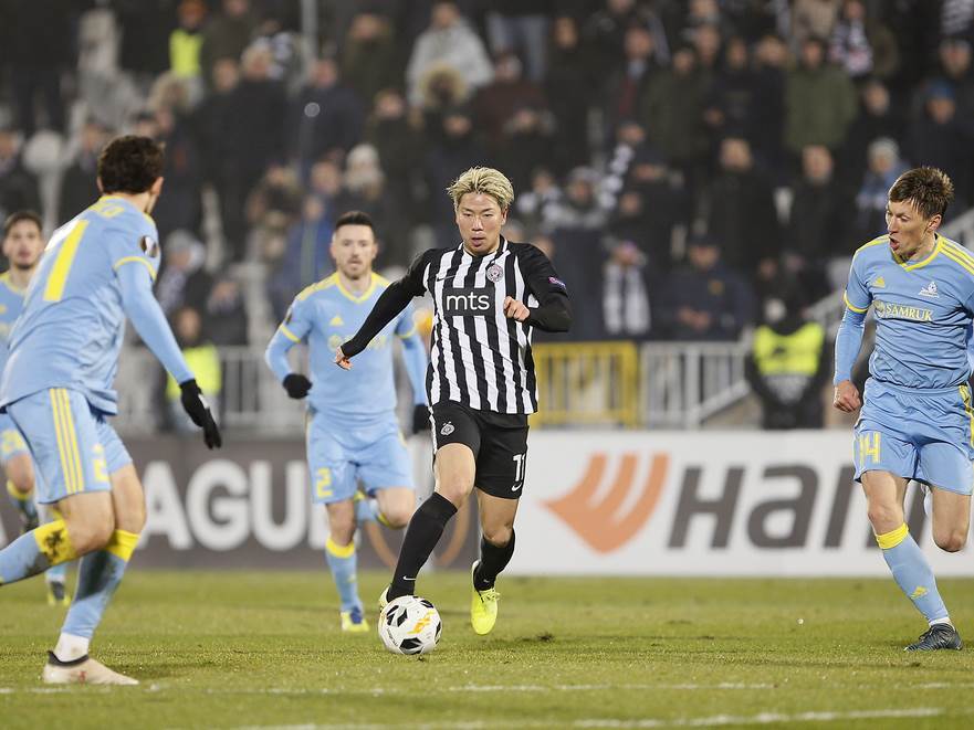  Takuma Asano u timu kola Lige Evrope 