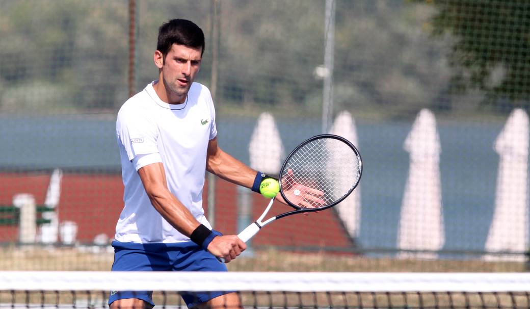  Novak-Djokovic-i-tim-Srbije-doputovali-u-Brizbejn-na-ATP-kup-VIDEO 