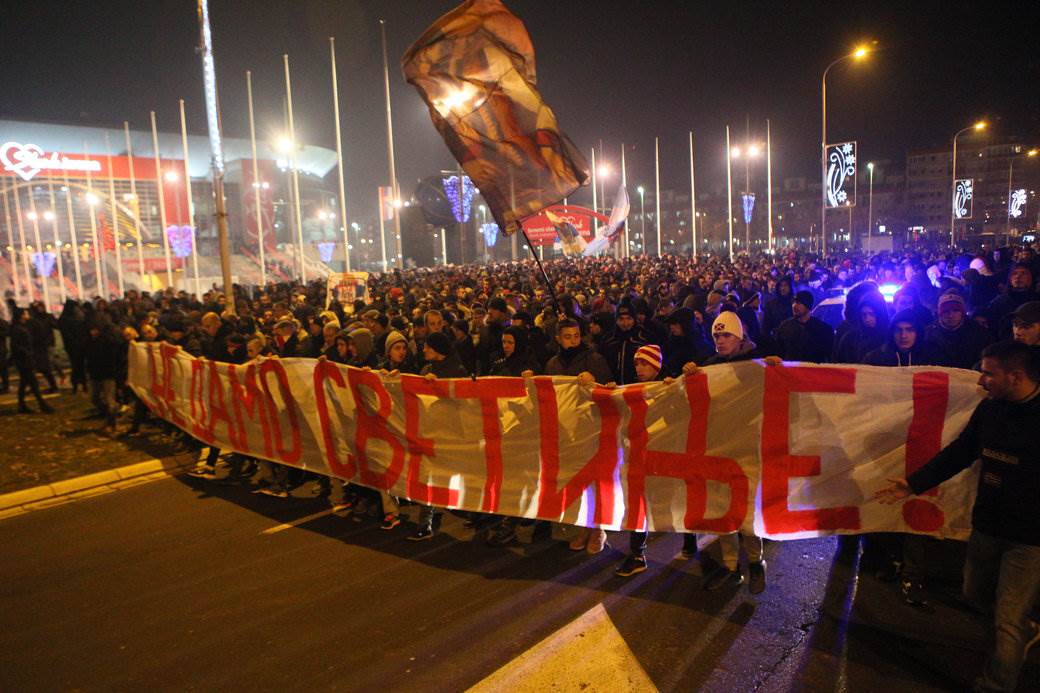  Protest "Delija"- vatrometom na zastavu Crne Gore! (FOTO,VIDEO) 