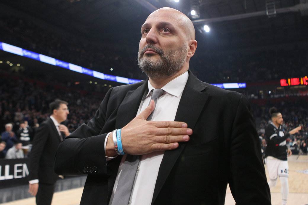  Sasa-Djordjevic-ovacije-navijaca-na-mecu-Partizan-Virtus-VIDEO 