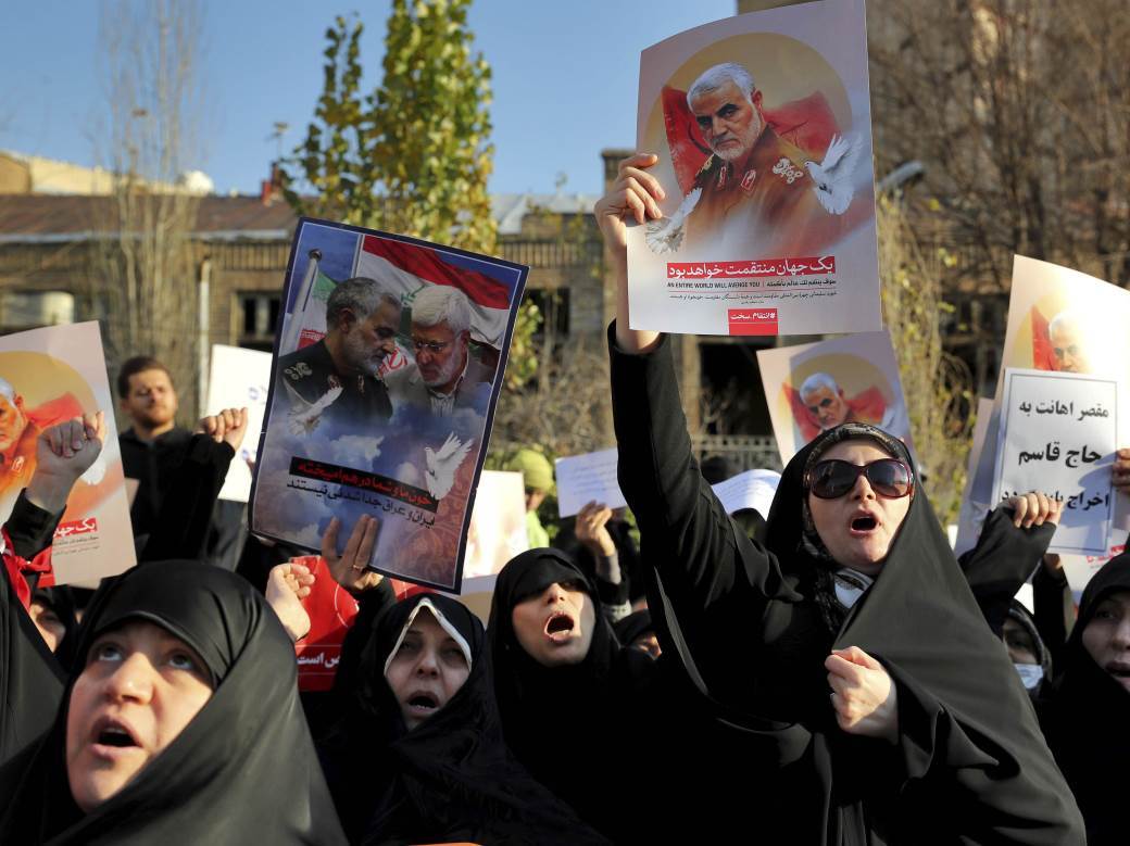  Iranci cepaju Sulejmanijeve slike: Lažu da nam je neprijatelj SAD! (VIDEO) 