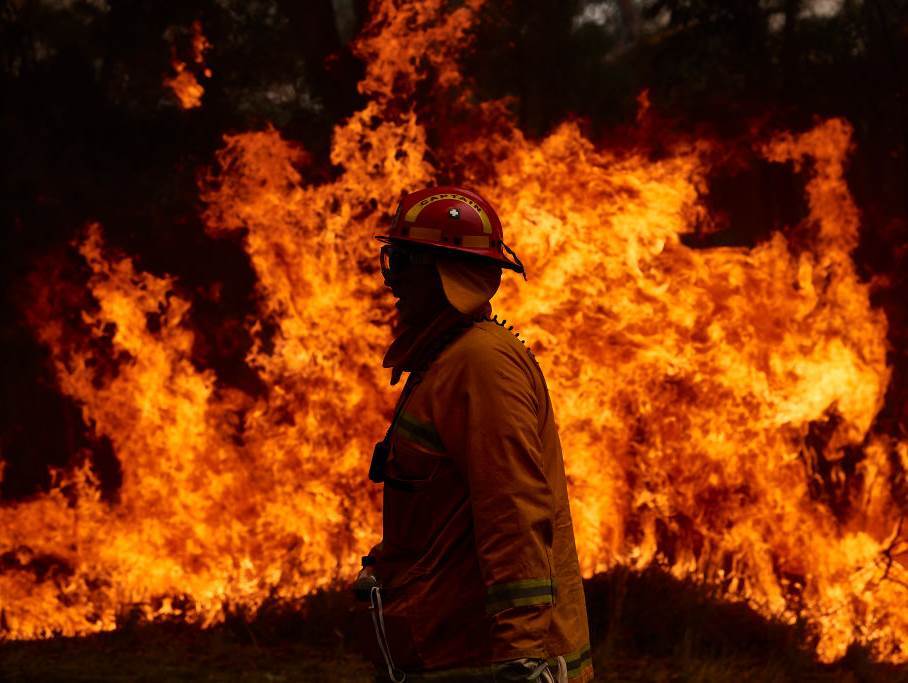 Veliki požar kod Trebinja, vatra prijeti kućama 