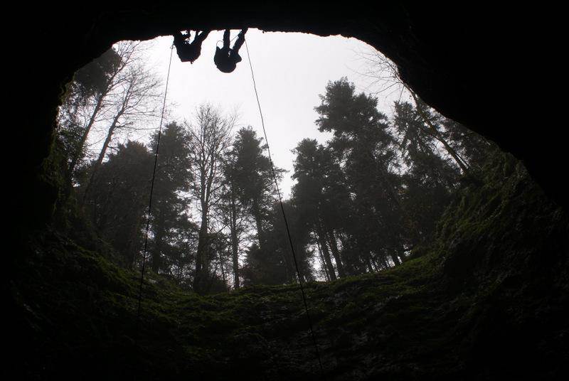  Migranti upali u jamu na Plješevici, spasila ih Gorska služba spašavanja 