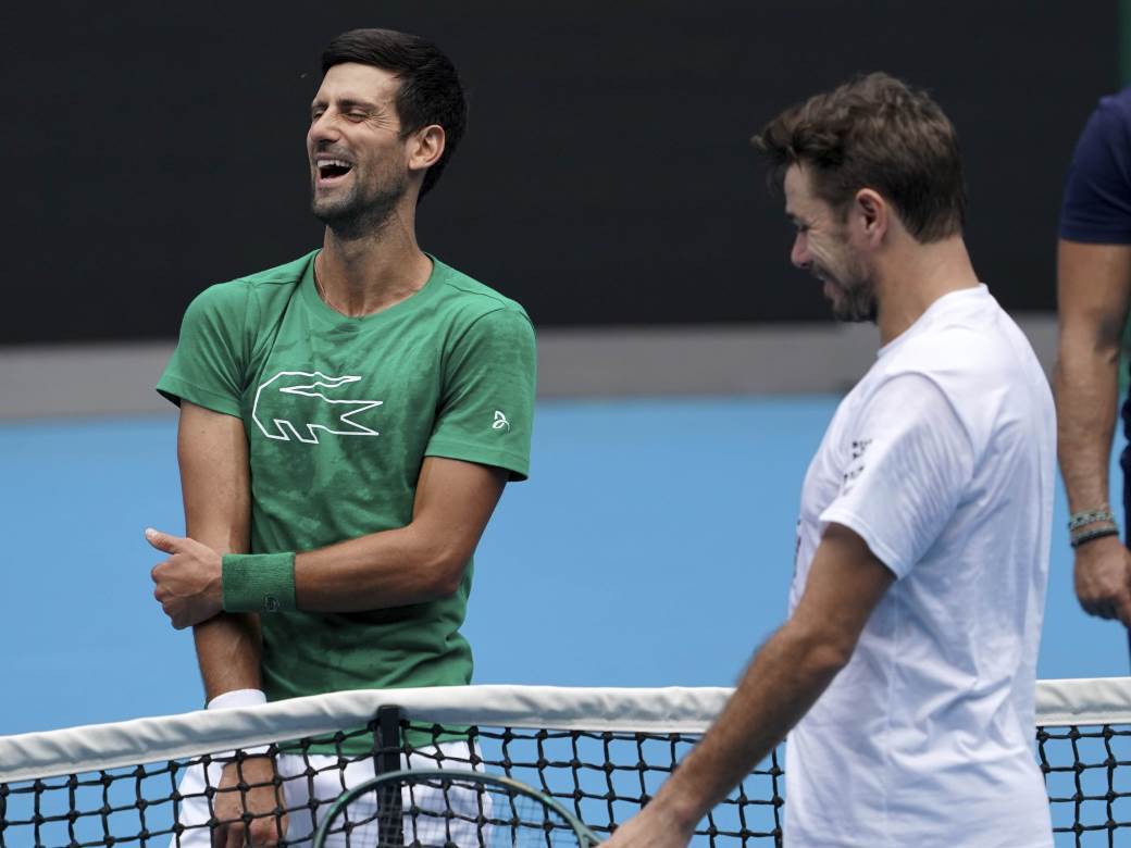  Novak-Djokovic-trening-sa-Sten-Vavrinka-na-Australijan-Open-VIDEO 