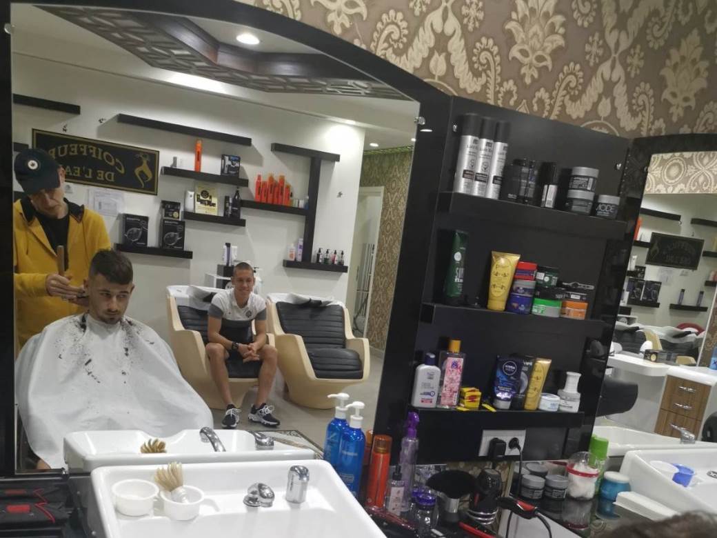  FK Partizan Momcilovic šišanje problem Arambašić pomaže VIDEO 