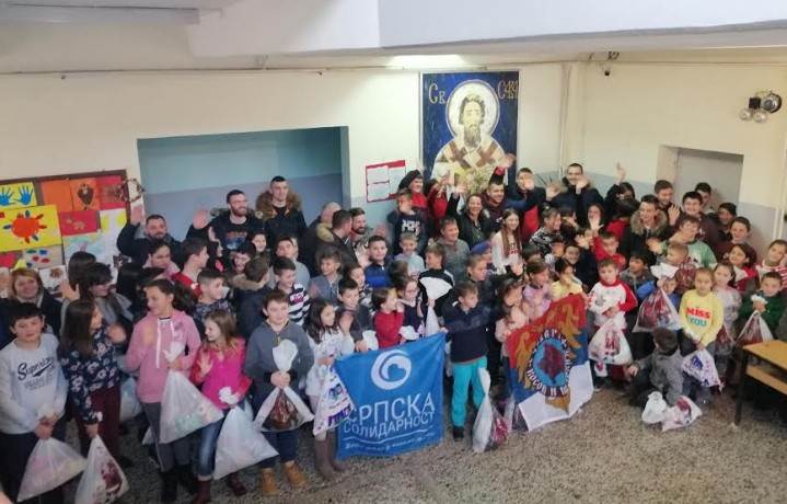  "Srpska solidarnost" podijelila 2.500 paketića na Kosmetu 