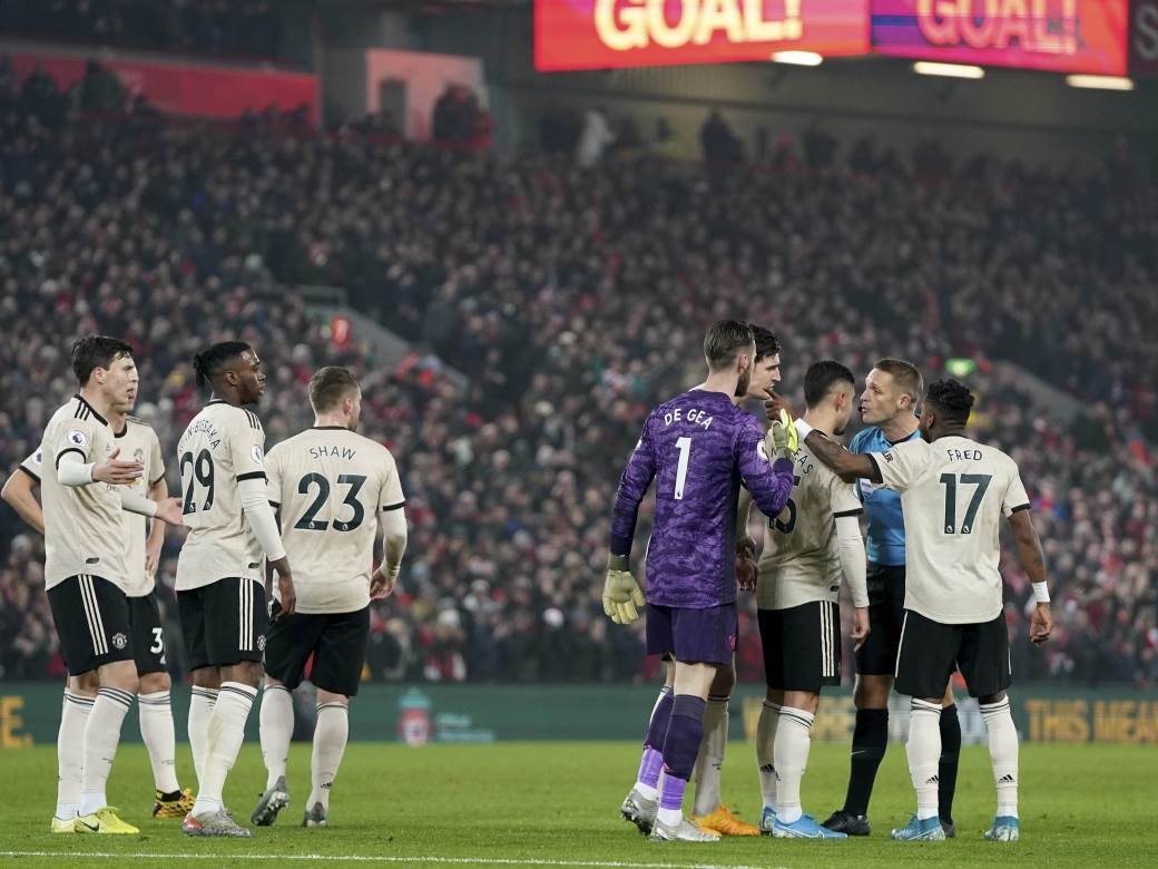  Mančester junajted kazna zbog ponašanja 