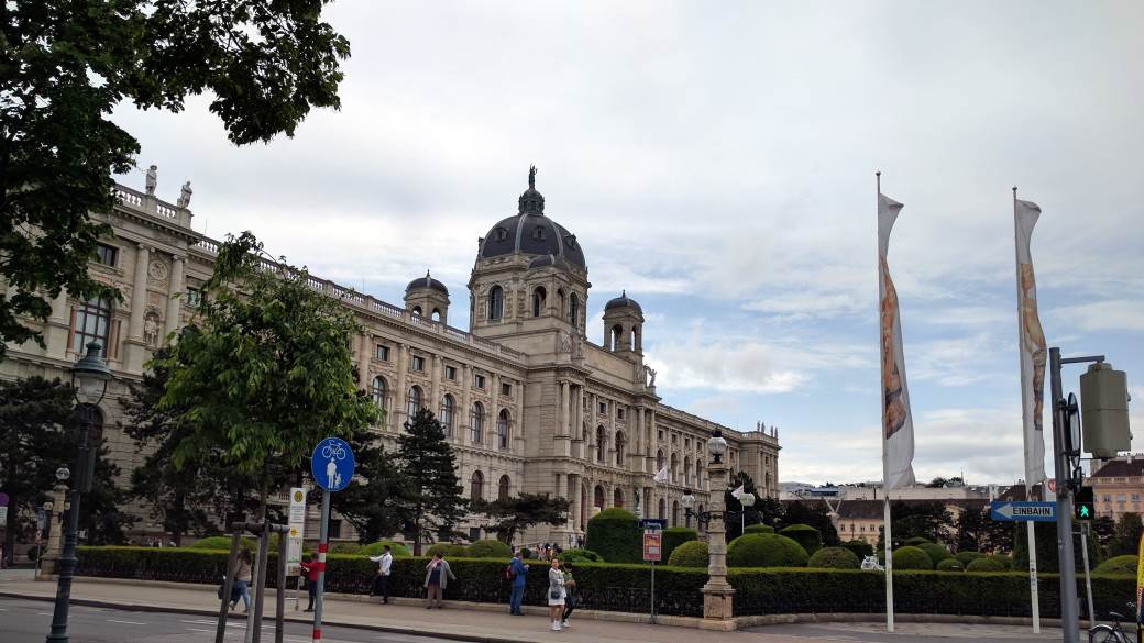  Austrija od ponedjeljka zaključana, vakcinacija obavezna 