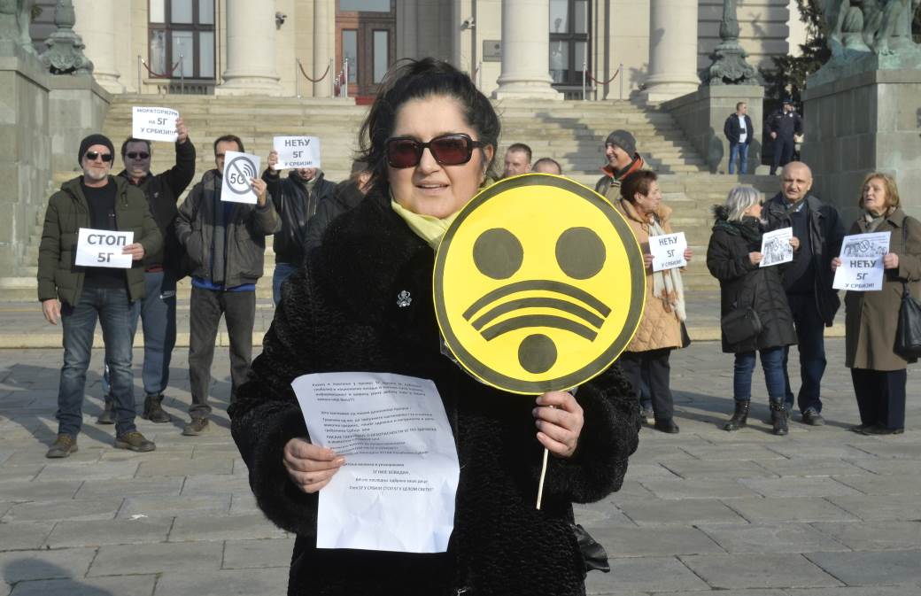  Protesti protiv 5G mreže u 32 zemlje sveta i u Srbiji (FOTO) 
