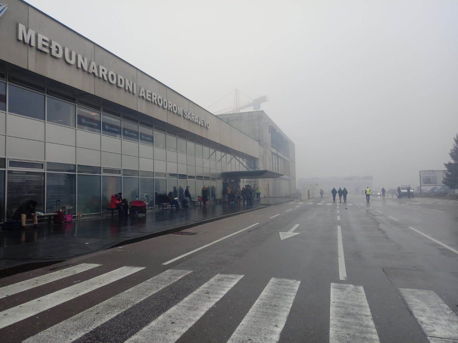  Magla prizemljila avione: Otkazani svi letovi na sarajevskom aerodromu 