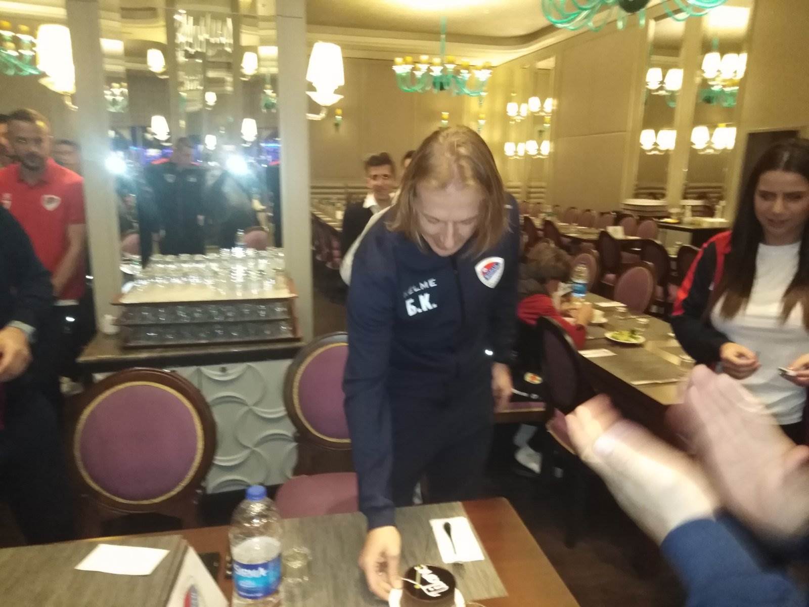  MONDO u Antaliji FK Borac - Branislav krunić rođendanska torta FOTO VIDEO 