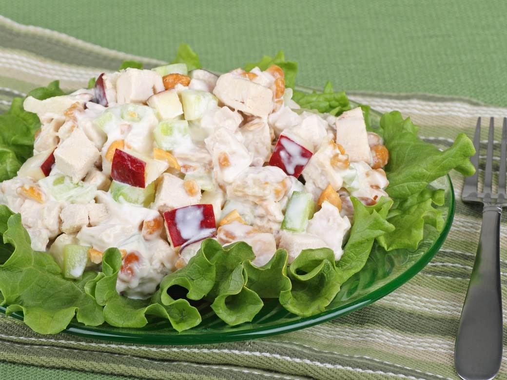  Idealan laganiji obrok: Pileća salata sa grčkim jogurtom 