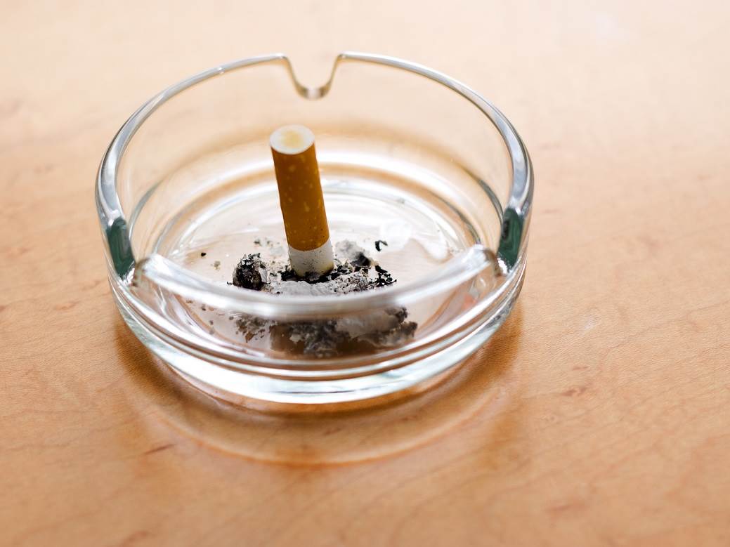  Redovno praznite pepeljaru: Čak i ugašena cigara je loša po zdravlje 