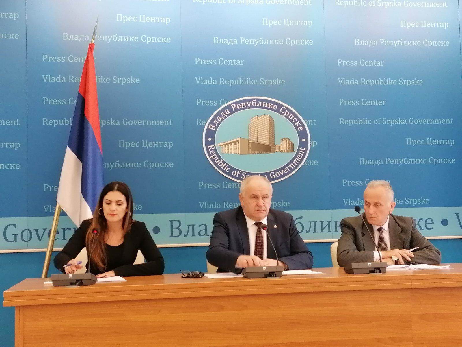  Ministar Milunović pozitivan na koronu, ima obostranu upalu pluća 