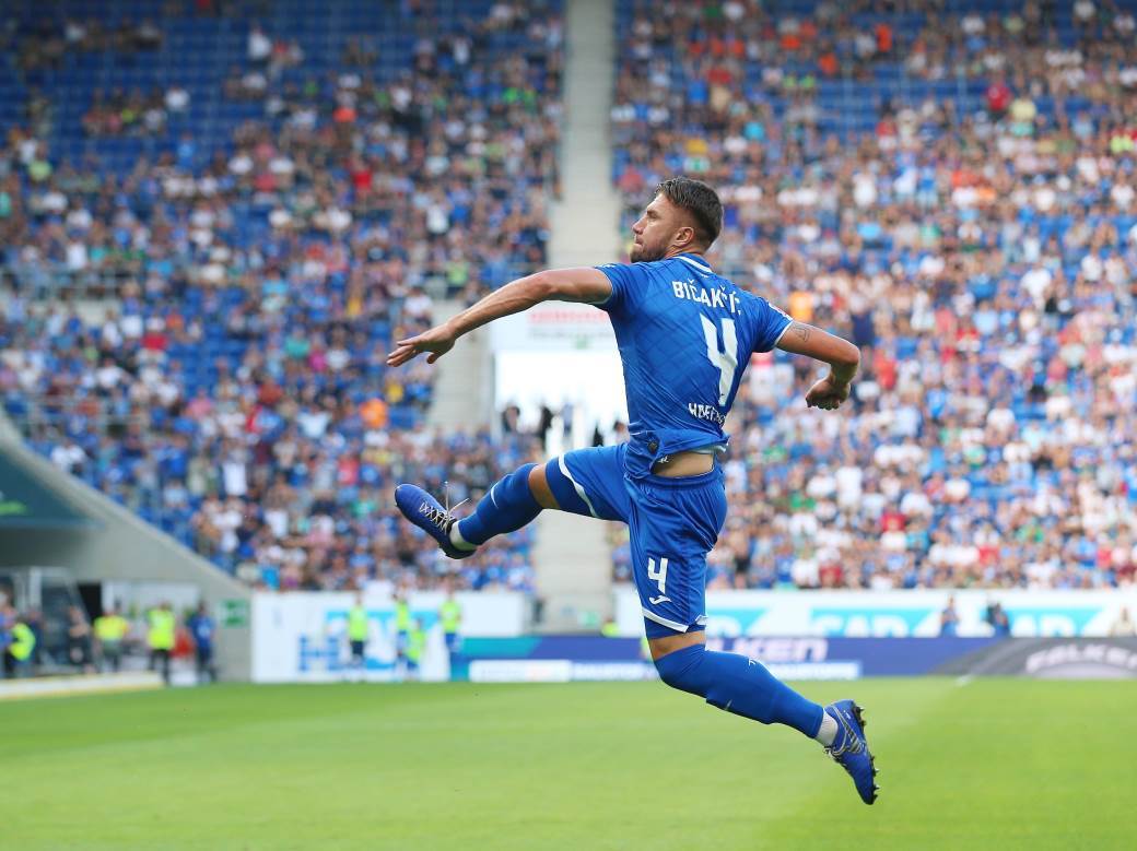  Ermin Bičakčić gol na treningu 