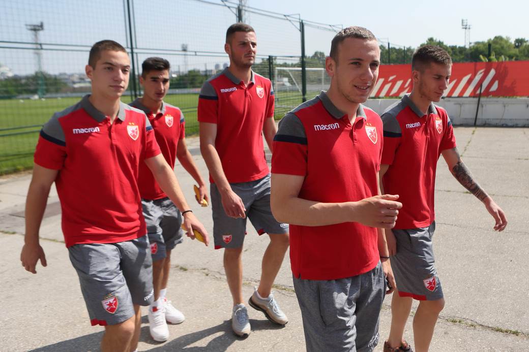  FK-Crvena-zvezda-mladi-igraci-Zeljko-Gavric-Veljko-Nikolic-Marko-Konatar 