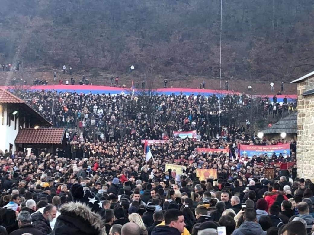  Litije širom CG, Amfilohije: SPC će oduzeti orden crnogorskom ministru 