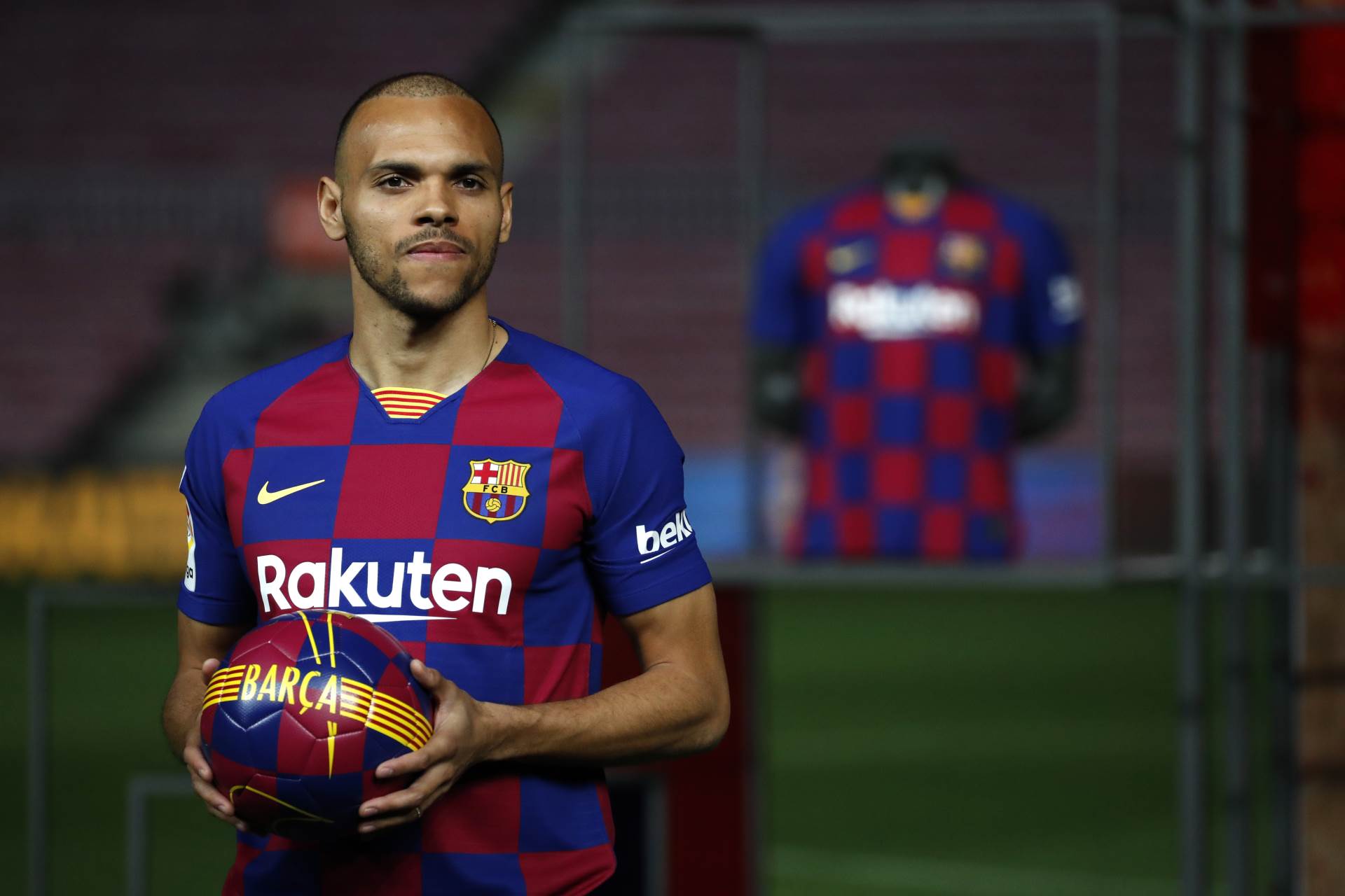  Martin Brajtvajt potpisao za Barselonu, pa se izblamirao na predstavljanju 