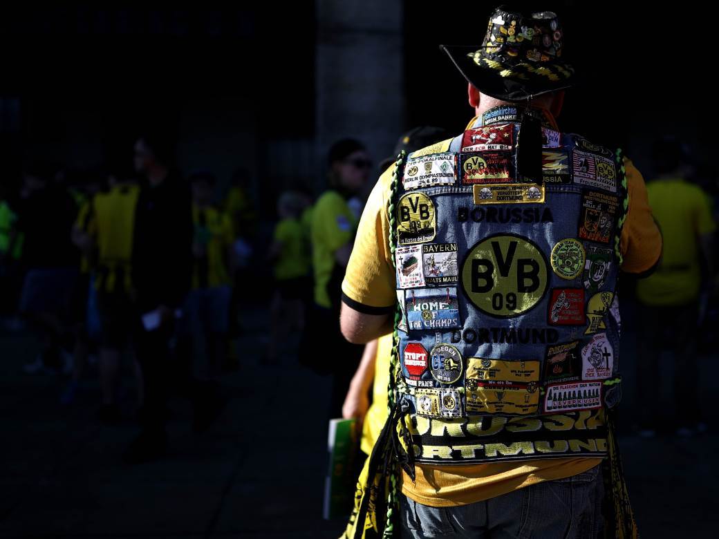  Navijaci-Borusije-Dortmund-kaznjeni-dve-godine-zabrane-ulaska-u-Hofenhajm-zbog-uvrede-vlasniku 
