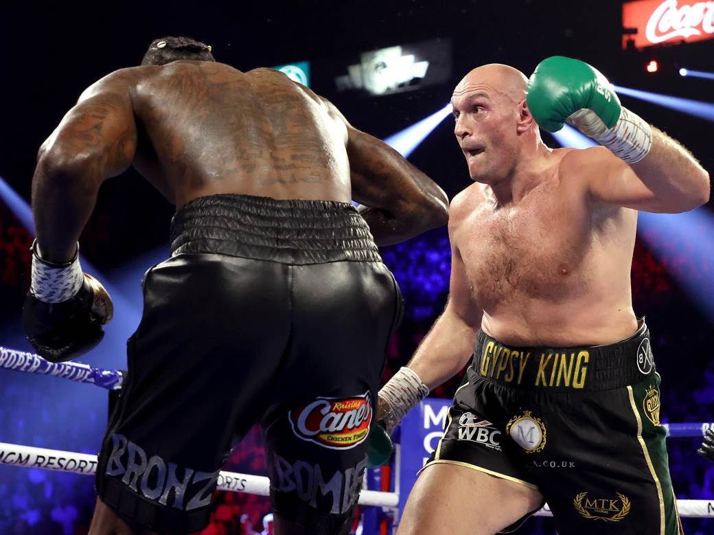  Tajson-Fjuri-nokaut-Diontej-Vajlder-deklasirao-novi-sampion-sveta-WBC-boks 