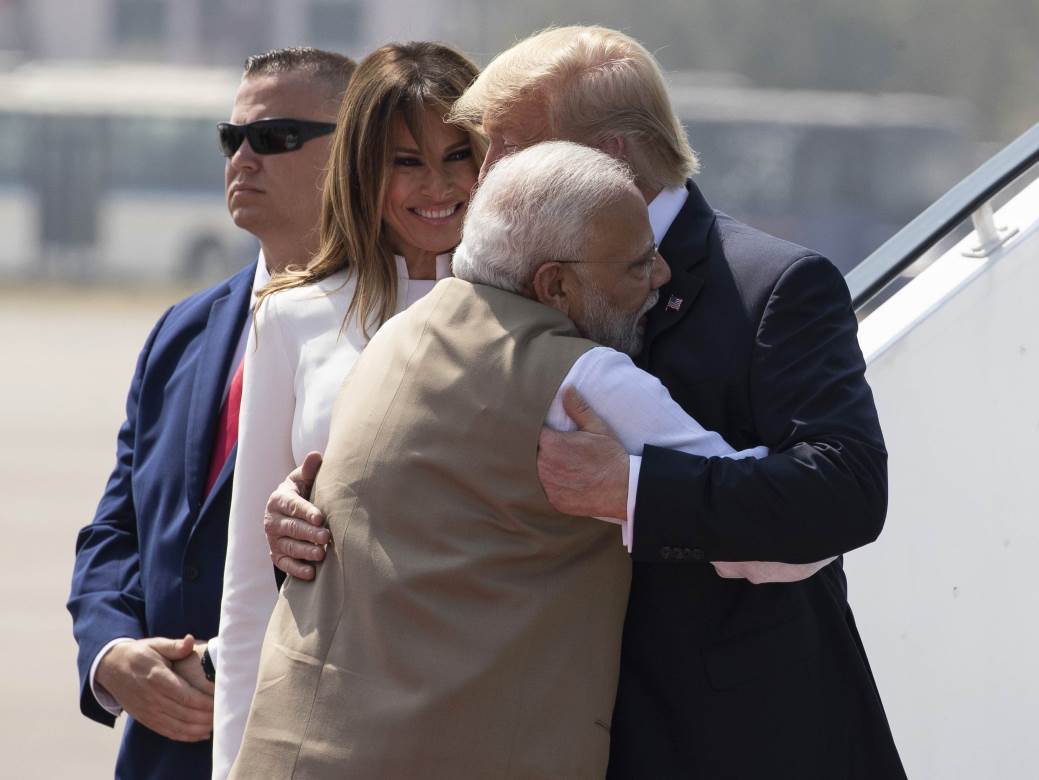  Tramp stigao u Indiju da izgladi odnose! Poveo i Melaniju (FOTO, VIDEO) 