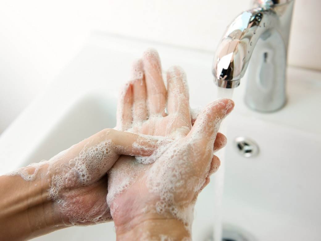  Čime i kako je potrebno ispravno prati ruke? 