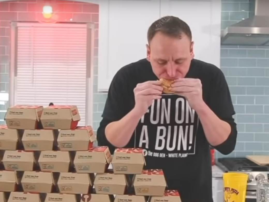  Svetski rekord: Pogledajte koliko "Big Mekova" je ovaj čovek pojeo! (VIDEO) 