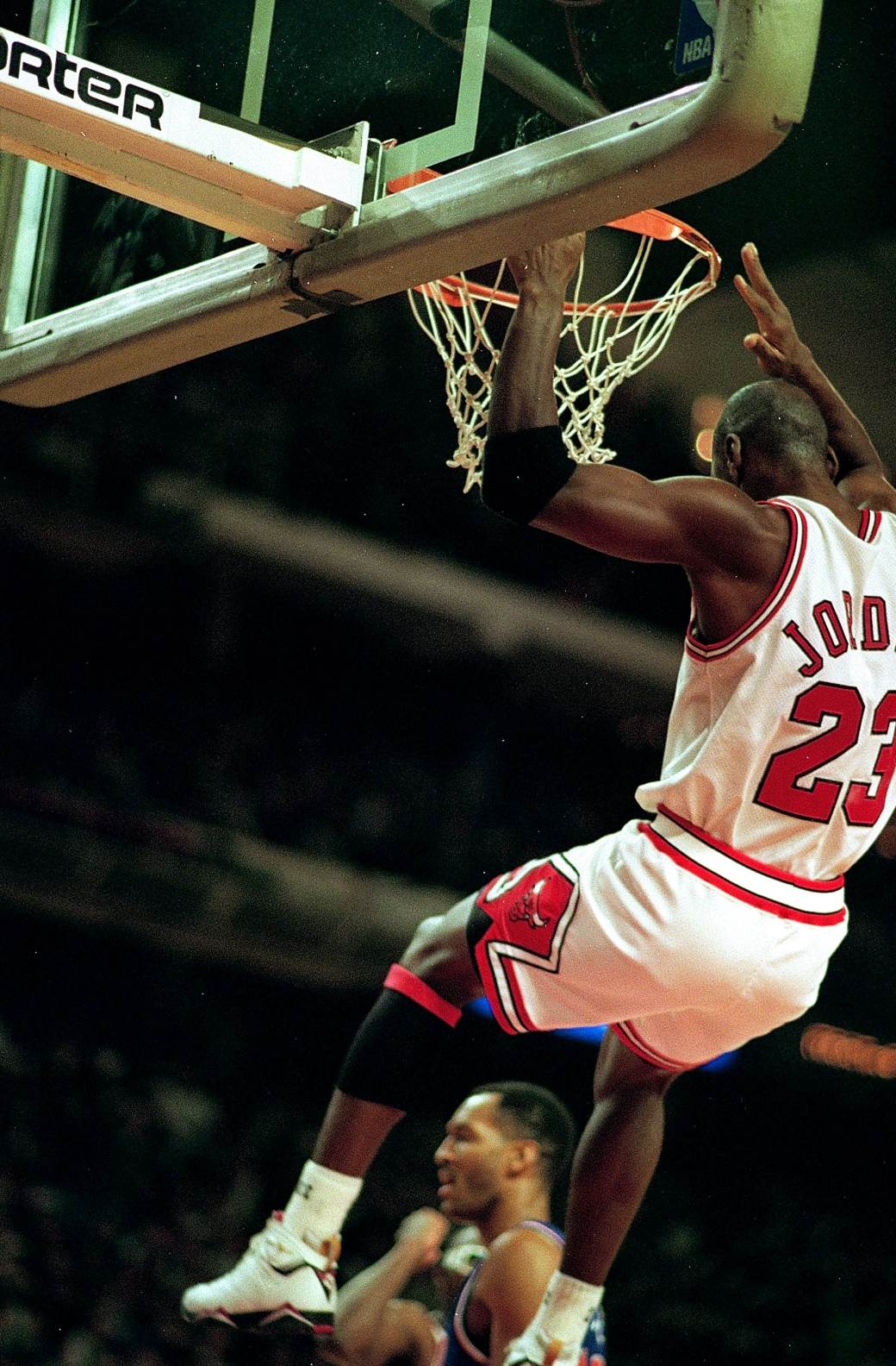  Majkl-Dzordan-ili-Kobi-Brajant-Fil-Dzekson-je-uporedio-dvojicu-najboljih-NBA-bekova-svih-vremena 