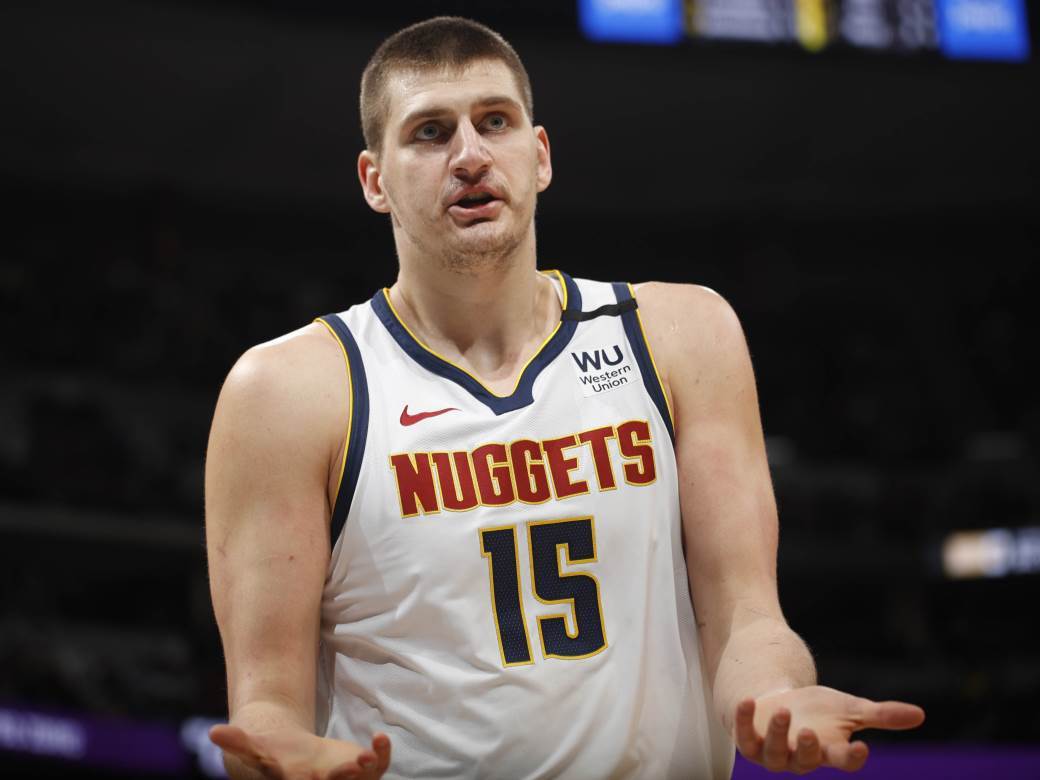  Nikola-Jokic-plocice-na-stomaku 