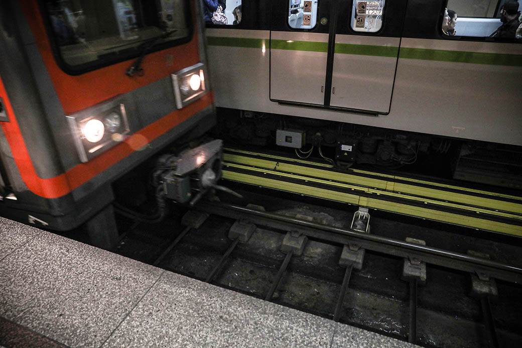  Počeo štrajk radnika željeznice, zatvoren metro u Londonu 