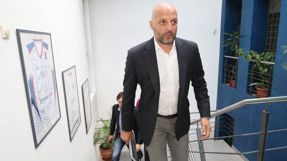  SREĆNO: Sale prozvao tim za velika dela! 