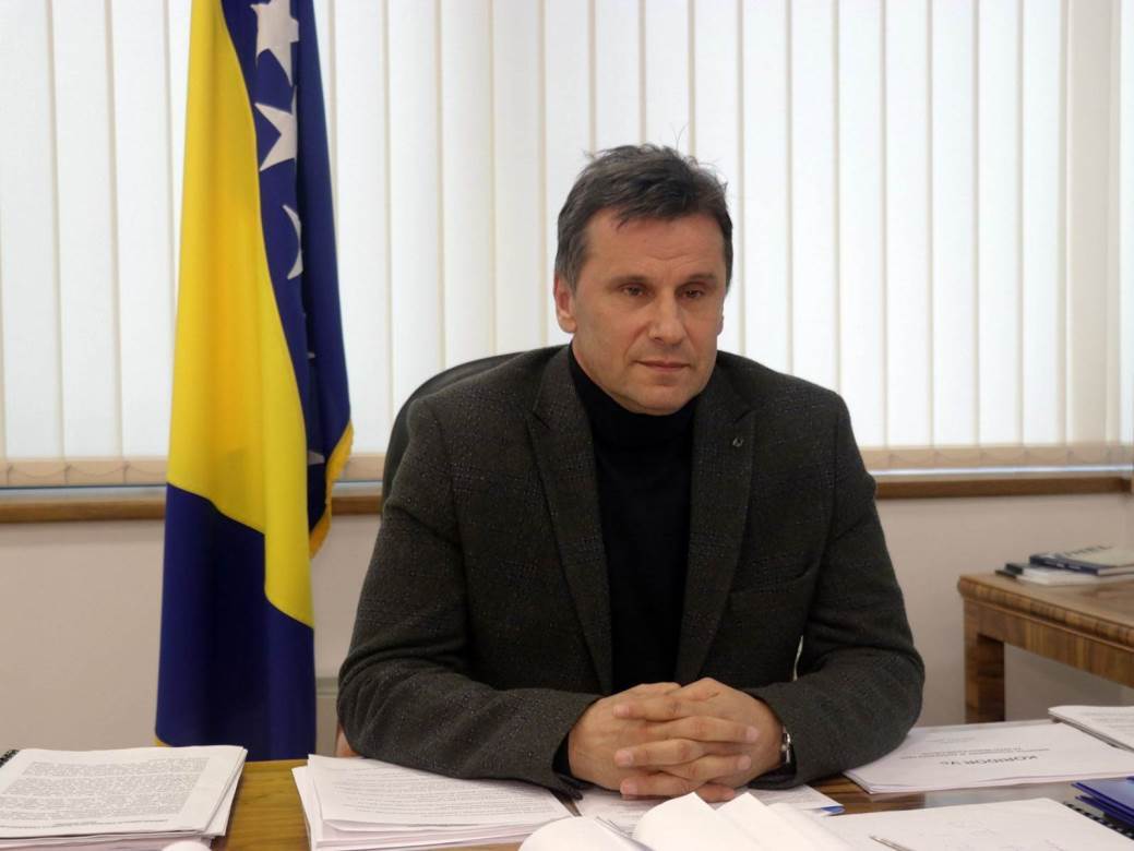 Kompletan Novalićev kabinet mora u samoizolaciju 
