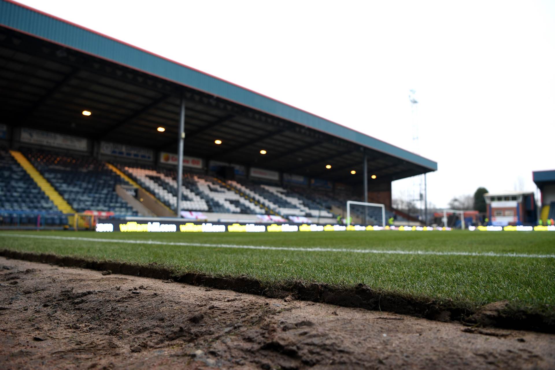  Da-li-korona-virus-moze-da-ugrozi-engleski-fudbal-klubovi-u-Liga-1-i-Liga-2-finansijski-problem 