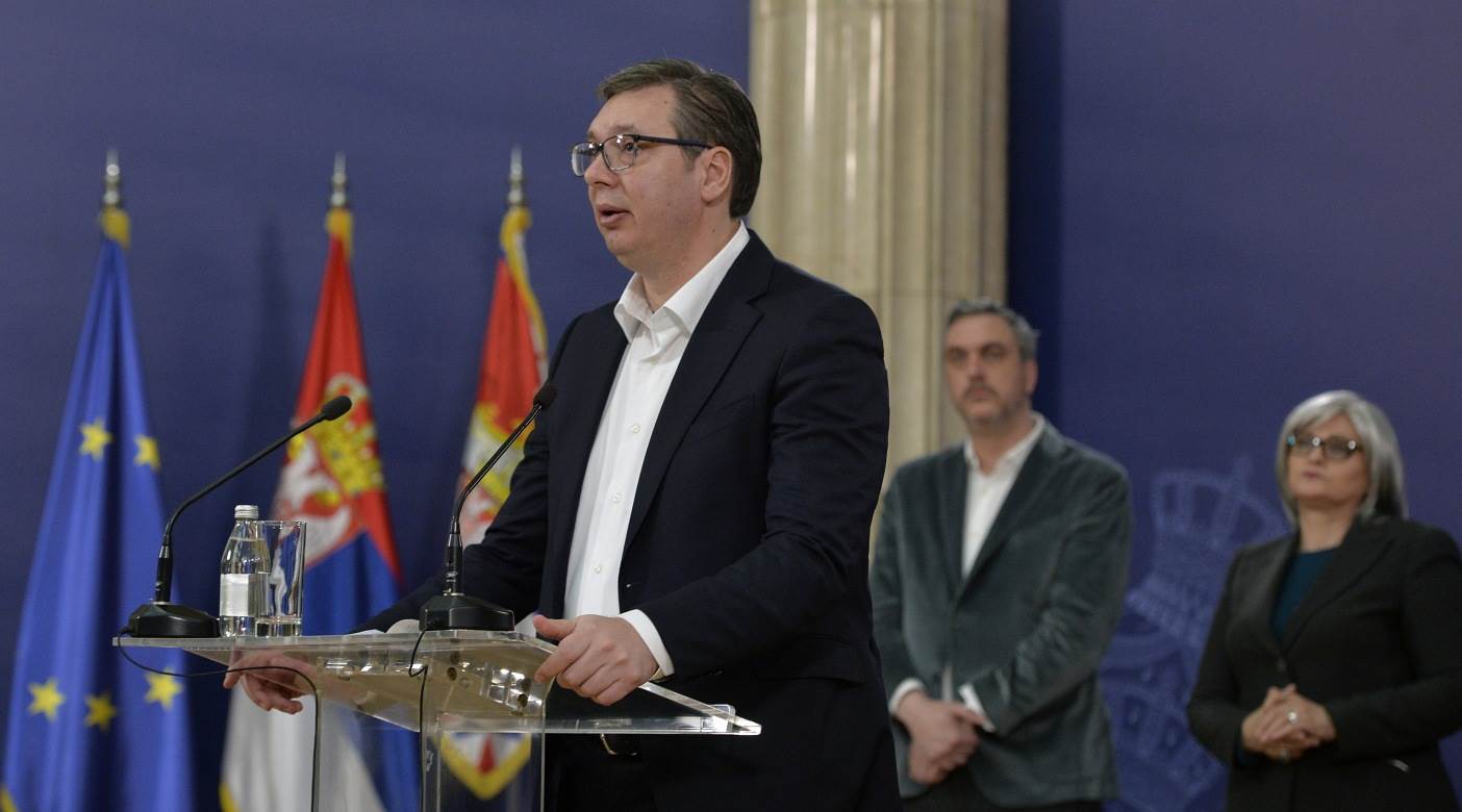  Aleksandar Vučić: Za nama je najteža noć, a dolaze i mnogo  teže 