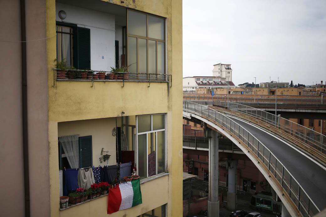  Italija: Nove mere u pokušaju da se  zaustavi pandemija 