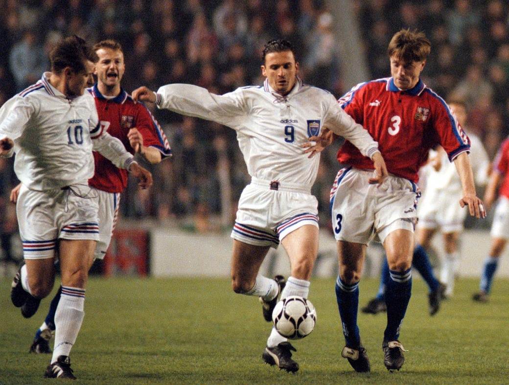  Reprezentacija-SR-Jugoslavija-Ceska-Savo-Milosevic-Predrag-Mijatovic-kvalifikacije 