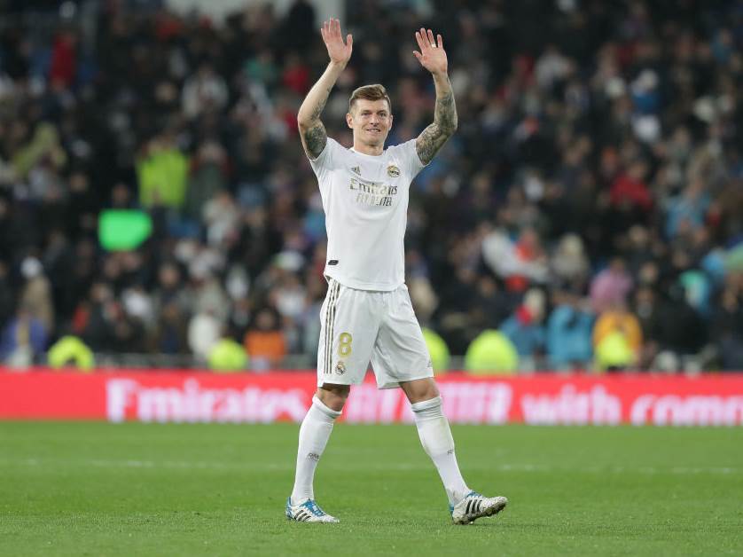  Toni-Kros-plate-Real-Madrid 