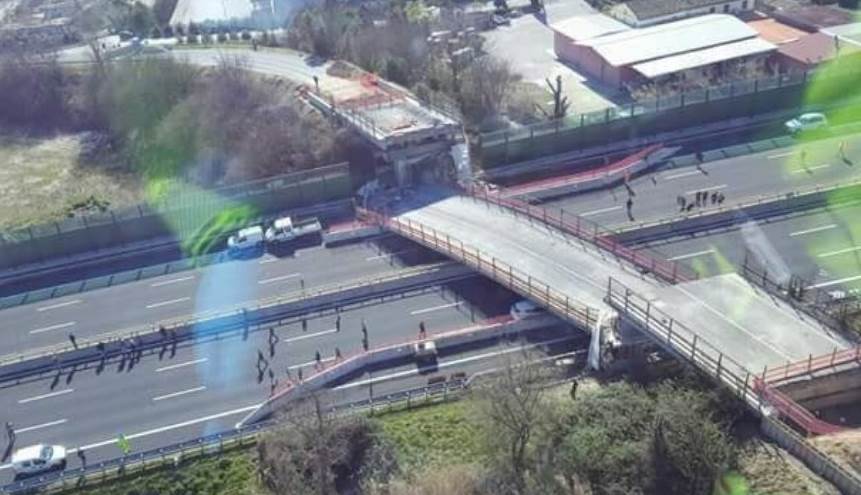  Srušio se most u Italiji 