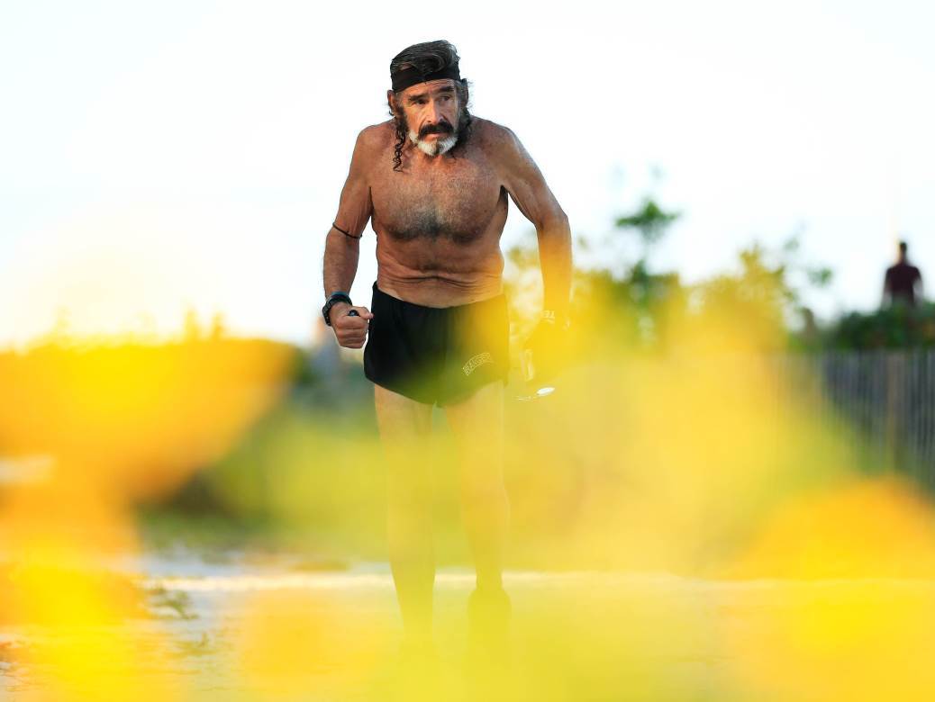  Robert-Gavran-Kraft-Samo-Raven-sme-da-trci-u-Majamiju-dok-traje-pandemija-korona-virusa-FOTO 