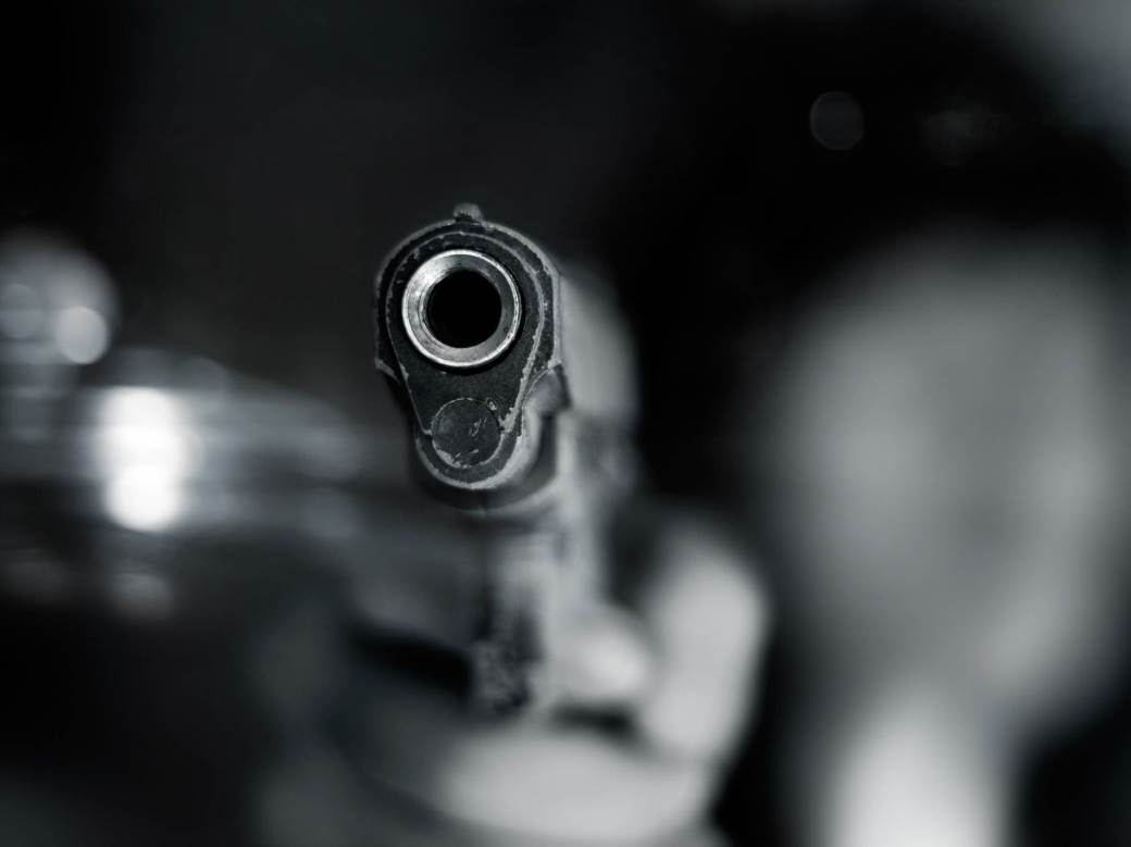  Policija zaustavila vozača iz Lopara i našla mu pištolj i municiju 