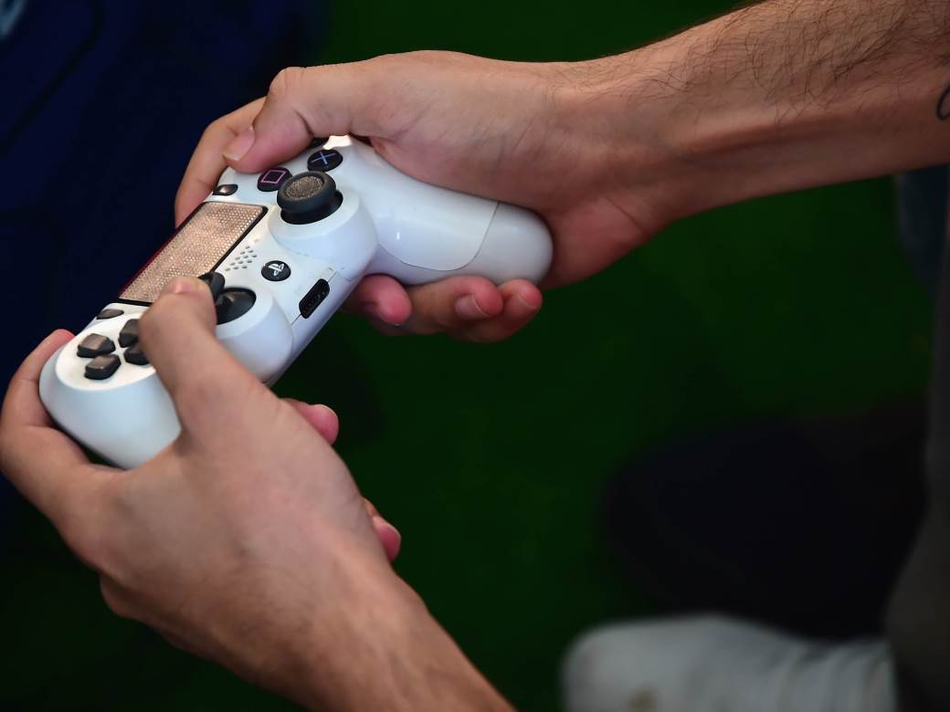  Oni su fudbalske zvezde u doba korone: Kad ti ne ide od noge, probaj rukom! 