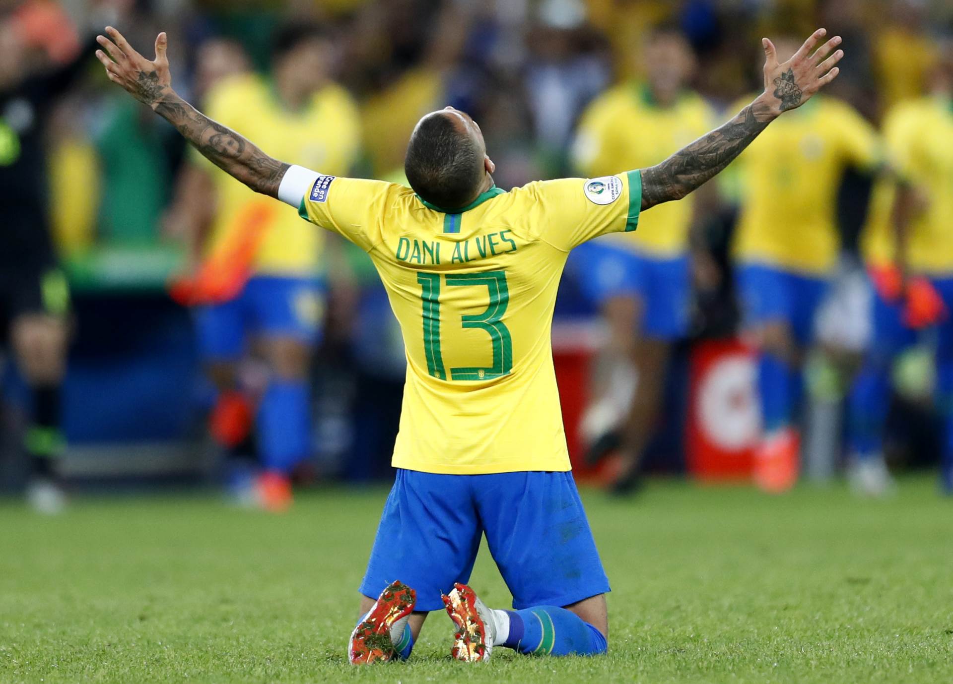  Dani-Alves-potencijalni-transfer-Boka-Juniors-Dani-Alves-bi-voleo-da-igra-za-Boku-juniors 
