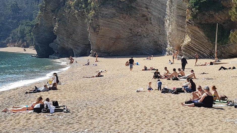  Crna Gora ublažava mere, od 18. maja radiće i plaže! 
