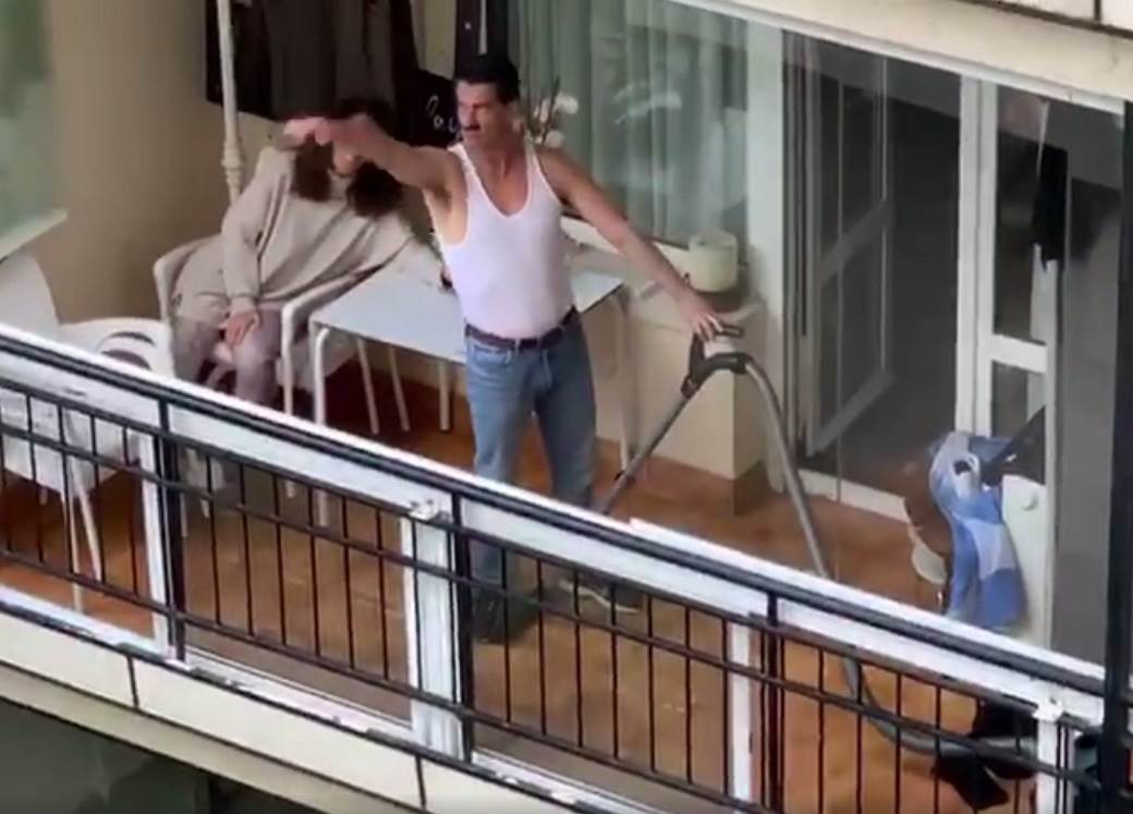  Aplauz za komšiju s usisivačem: Najluđi nastup na terasi! (VIDEO) 