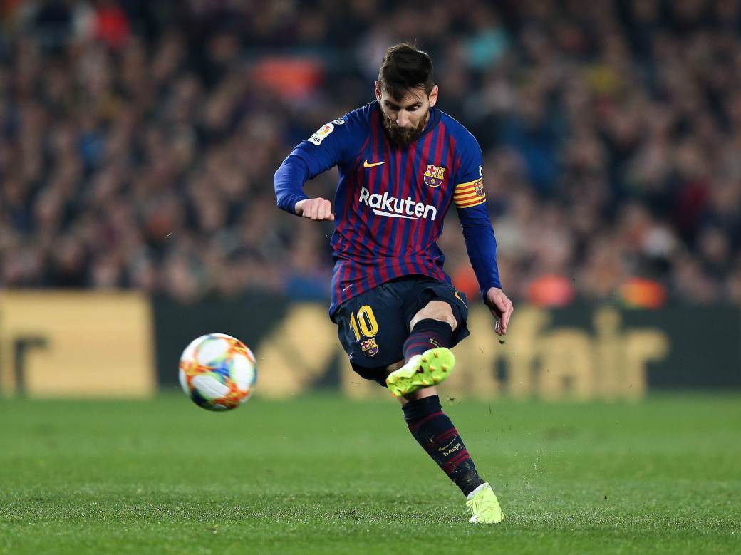  Lionel Mesi Nauka slobodnjaka: Utrenirano uganuće zgloba, Magnusov efekat... 